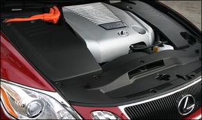 Oto co się kryje pod maską hybrydowego Lexusa GS 450h (fot. Lexus) Oto co się kryje pod maską hybrydowego Lexusa GS 450h (fot. Lexus)