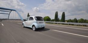 Użycie technologii Virtual Person miało na celu podkreślenie innowacyjności samochodu Mitsubishi i-MiEV